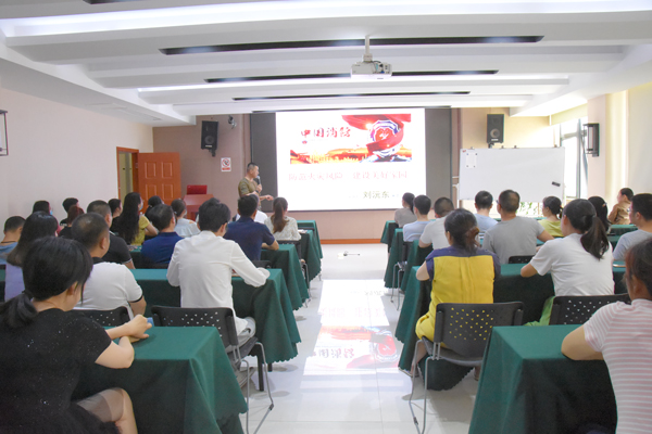 KBT_2359.jpg KBT_2359.jpg