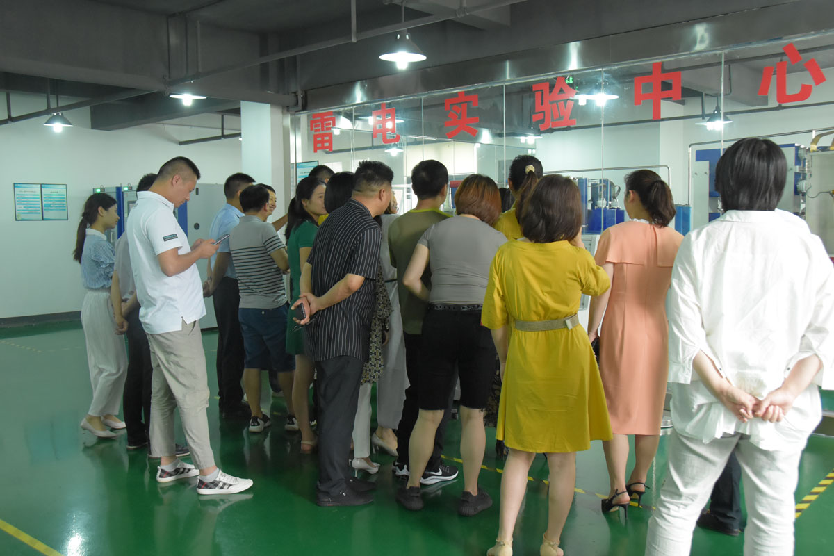 瑞士维多利亚大学MBA15-16班同学莅临江南网页版_江南(中国)官方防雷考察交流