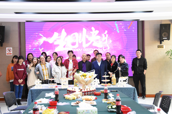 “感恩有你，携手同行”！江南网页版_江南(中国)官方举办2022年一季度员工集体生日会